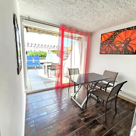 703 Grand T2 Pers Port Ambonne 1eme Etage Apartment
