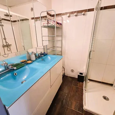 703 Grand T2 Pers Port Ambonne 1eme Etage Apartment *